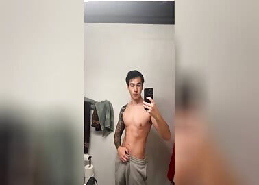 qAcXrdoHLa